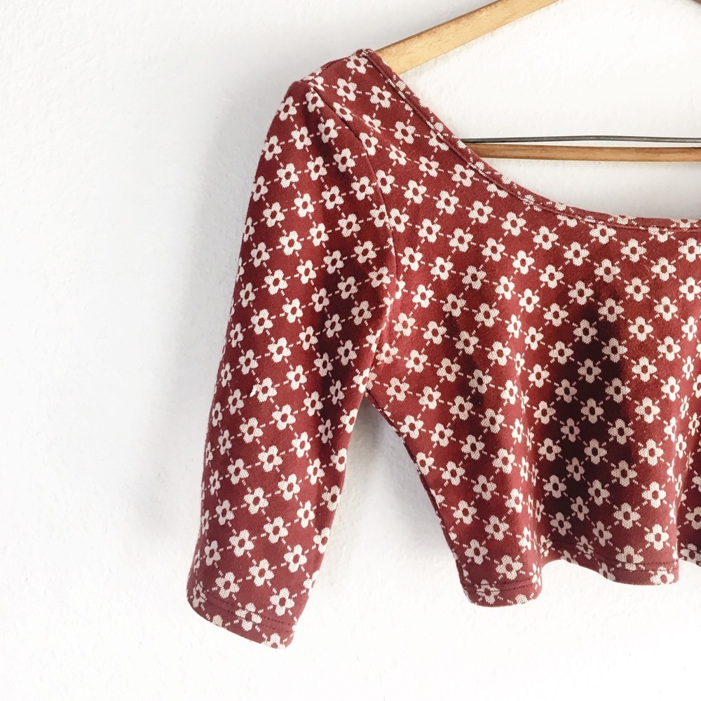 Tres Bien crop top